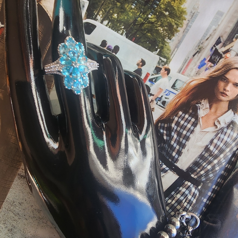 Blue Topaz .925 Silver Stunning Ring (Size 9)